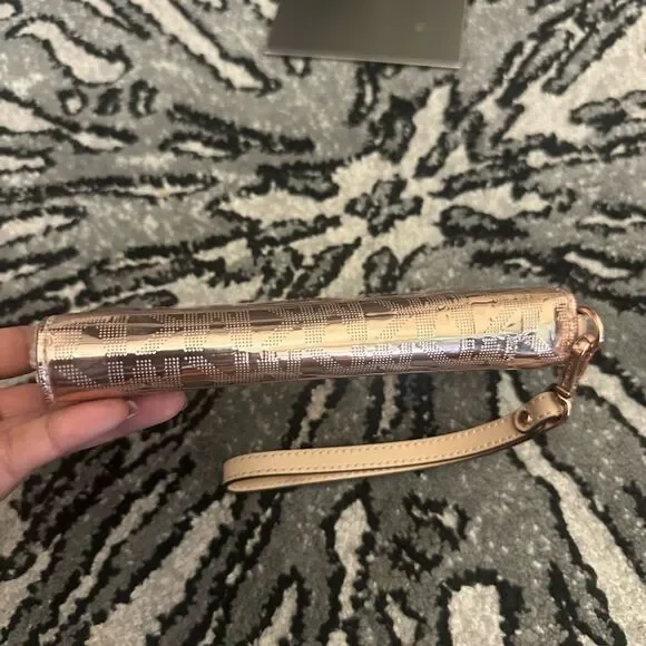 Michael Kors Rose Gold Logo Wallet/ Wristlet - Picture 4 of 11